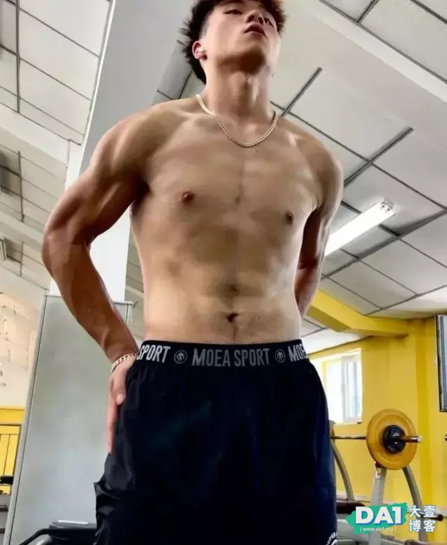 北京交大大一体育特长生,这种男人是你的菜吗? 北京交大大一体育特长生,这种男人是你的菜吗?
