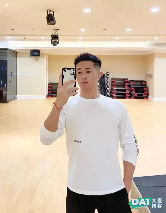 爱健身的肌肉帅哥,好养眼 爱健身的肌肉帅哥,好养眼