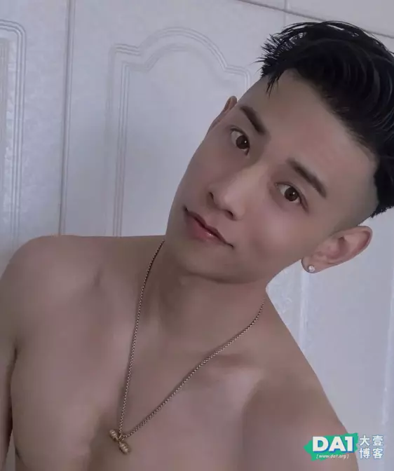 实力不简单的鲜肉校草,身高186还有六块腹肌 实力不简单的鲜肉校草,身高186还有六块腹肌