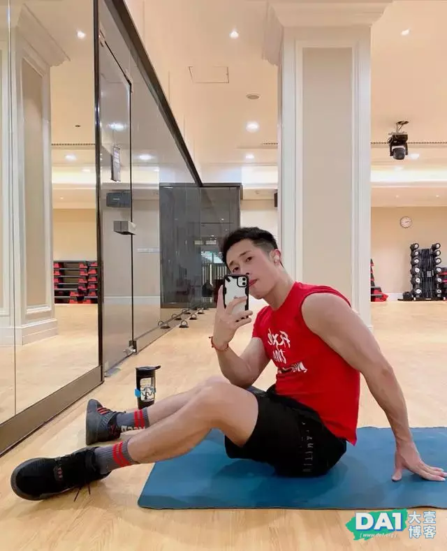 爱健身的肌肉帅哥,好养眼 爱健身的肌肉帅哥,好养眼