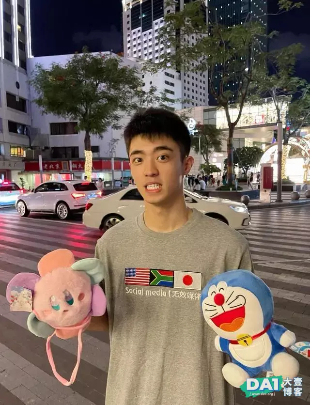 这种骑自行车的高中生也太可爱了吧 这种骑自行车的高中生也太可爱了吧