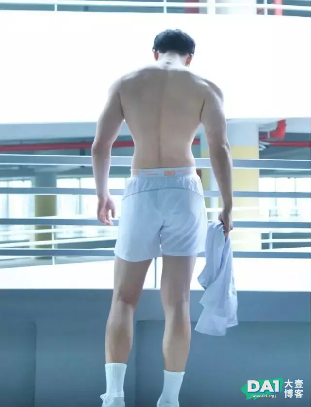 让人无法拒绝的童颜肌肉帅哥,有点可爱哦 让人无法拒绝的童颜肌肉帅哥,有点可爱哦