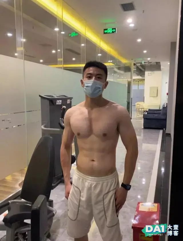 这枚帅气医生穿着正装的模样,我可以 这枚帅气医生穿着正装的模样,我可以