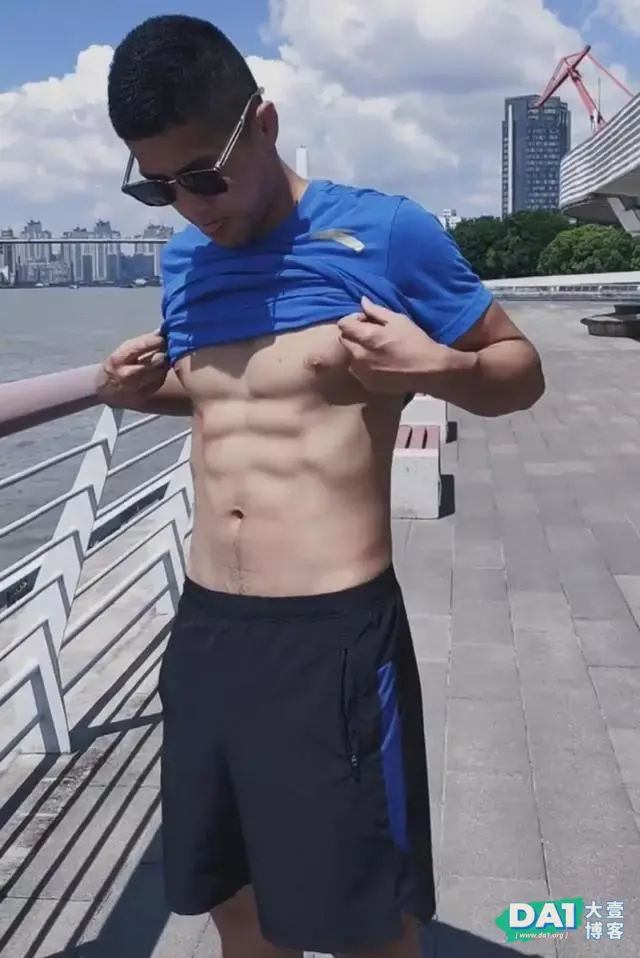 这枚99年的拳击运动员阳刚帅气惹人爱 这枚99年的拳击运动员阳刚帅气惹人爱