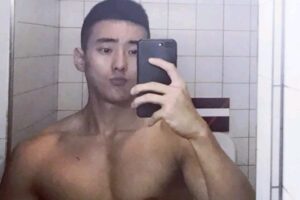 活捉一枚极品肌肉帅哥,颜好身材棒很养眼哦-大壹博客