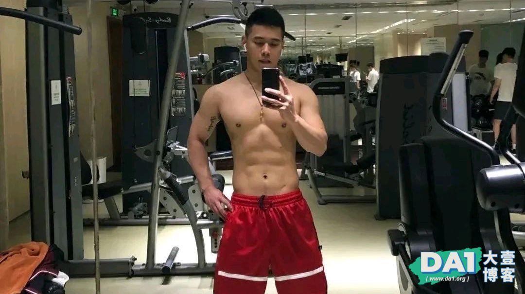 让人无法拒绝的寸头肌肉型男，这身材我可以！-大壹博客