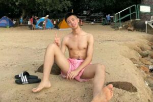 活捉一枚白净可爱的鲜肉帅哥,很养眼哦-大壹博客