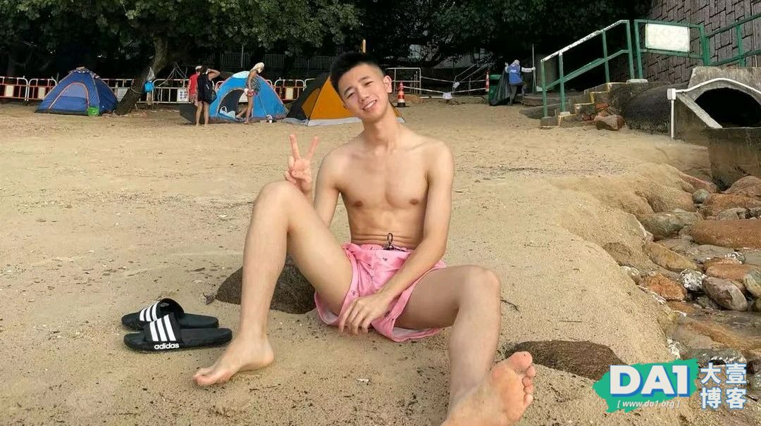 活捉一枚白净可爱的鲜肉帅哥，很养眼哦-大壹博客