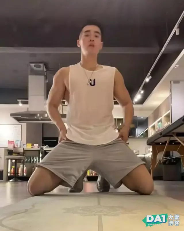 这枚阳刚帅气的健身模特,身材壮硕有点上头哦 这枚阳刚帅气的健身模特,身材壮硕有点上头哦