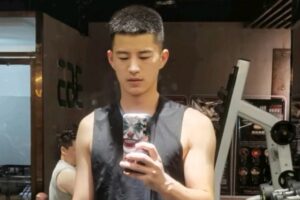 这枚憨憨的直男鲜肉帅哥有点上头哦-大壹博客