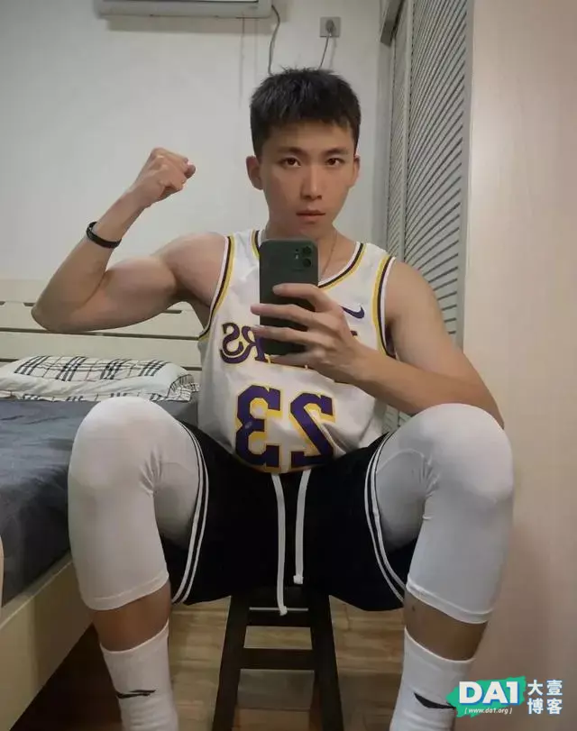 白袜体育少年,运动系阳光小奶狗等你领取! 白袜体育少年,运动系阳光小奶狗等你领取!