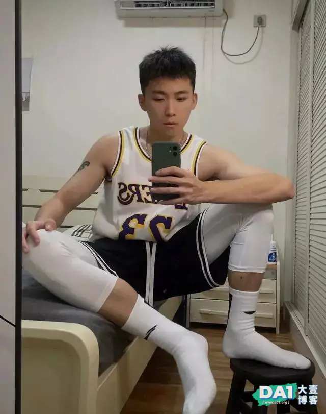 白袜体育少年,运动系阳光小奶狗等你领取! 白袜体育少年,运动系阳光小奶狗等你领取!