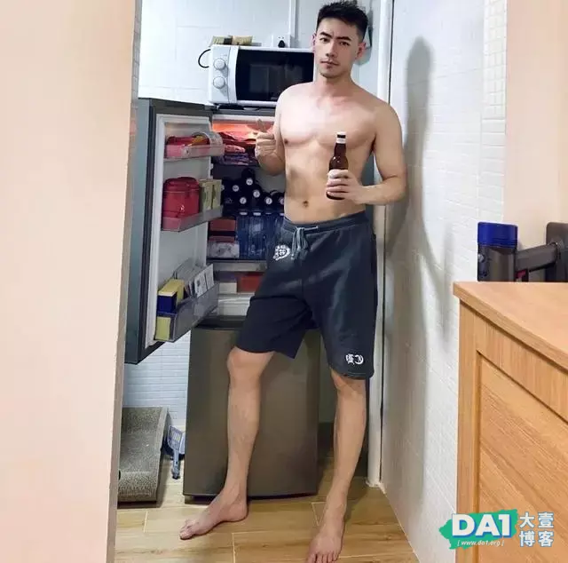 活捉一枚高颜值医生小哥,这颜值我可以 活捉一枚高颜值医生小哥,这颜值我可以