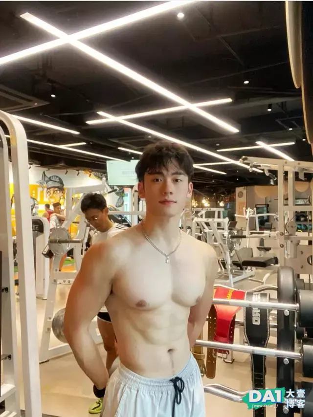 肉感十足的肌肉帅哥,中意不? 肉感十足的肌肉帅哥,中意不?