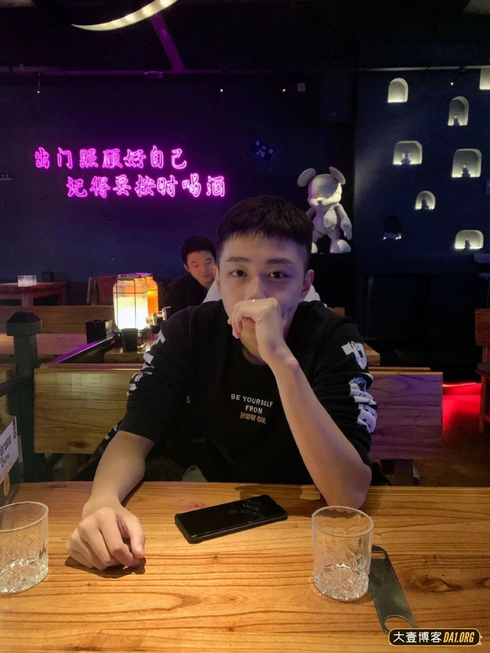 最近走红网络的洛阳帅城管来了！好像唐僧，珠圆玉润的感觉