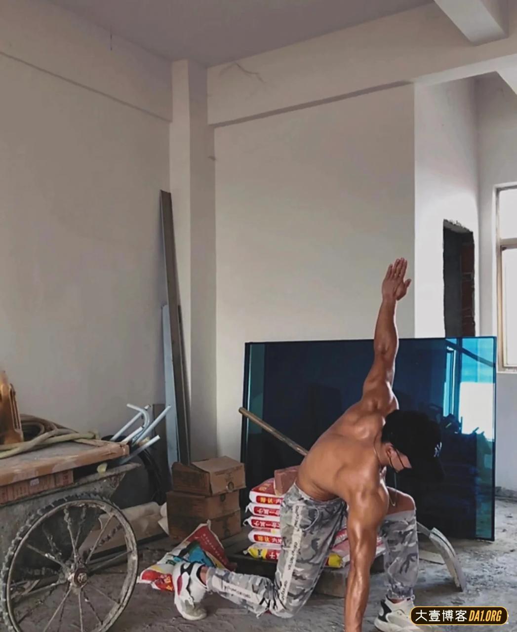 那些年拍过的“肌肉民工”小哥哥们,在你心中谁更胜一筹呢? 那些年拍过的“肌肉民工”小哥哥们,在你心中谁更胜一筹呢?