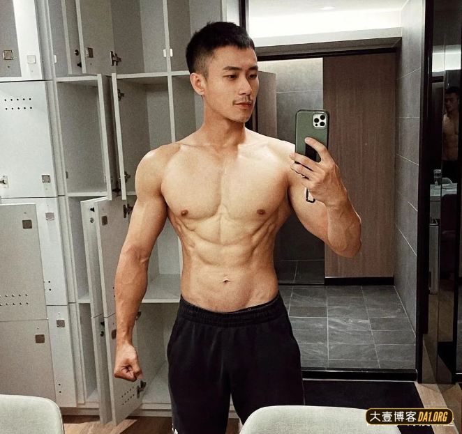 猛男消防员，太有雄性魅力了，被称为天花板的男人！