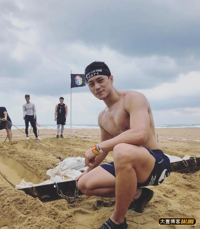 猛男消防员，太有雄性魅力了，被称为天花板的男人！