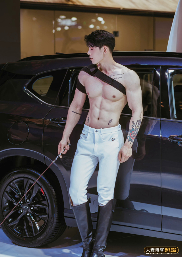 车展上的男模有多帅？