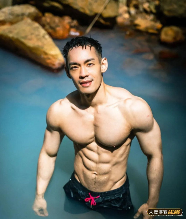 硬汉拍摄运动风写真，越看越让人上火