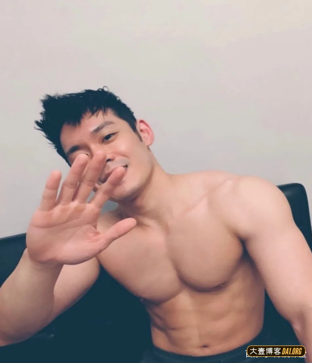 硬汉拍摄运动风写真，越看越让人上火