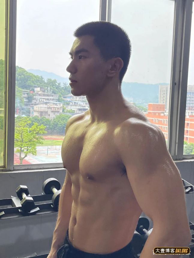 抉择时刻：这么多帅哥你会选哪一个？
