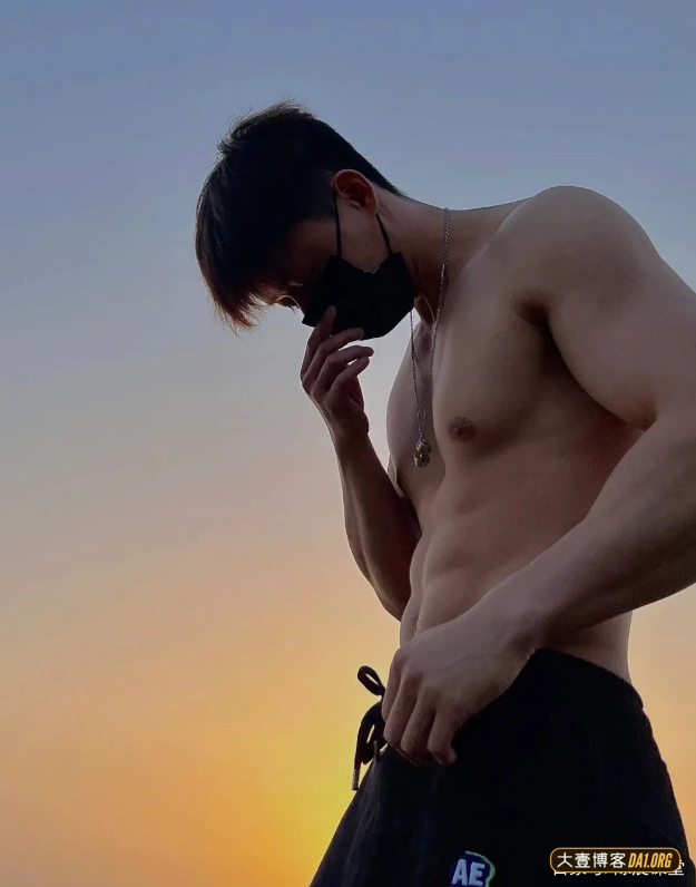 抉择时刻：这么多帅哥你会选哪一个？
