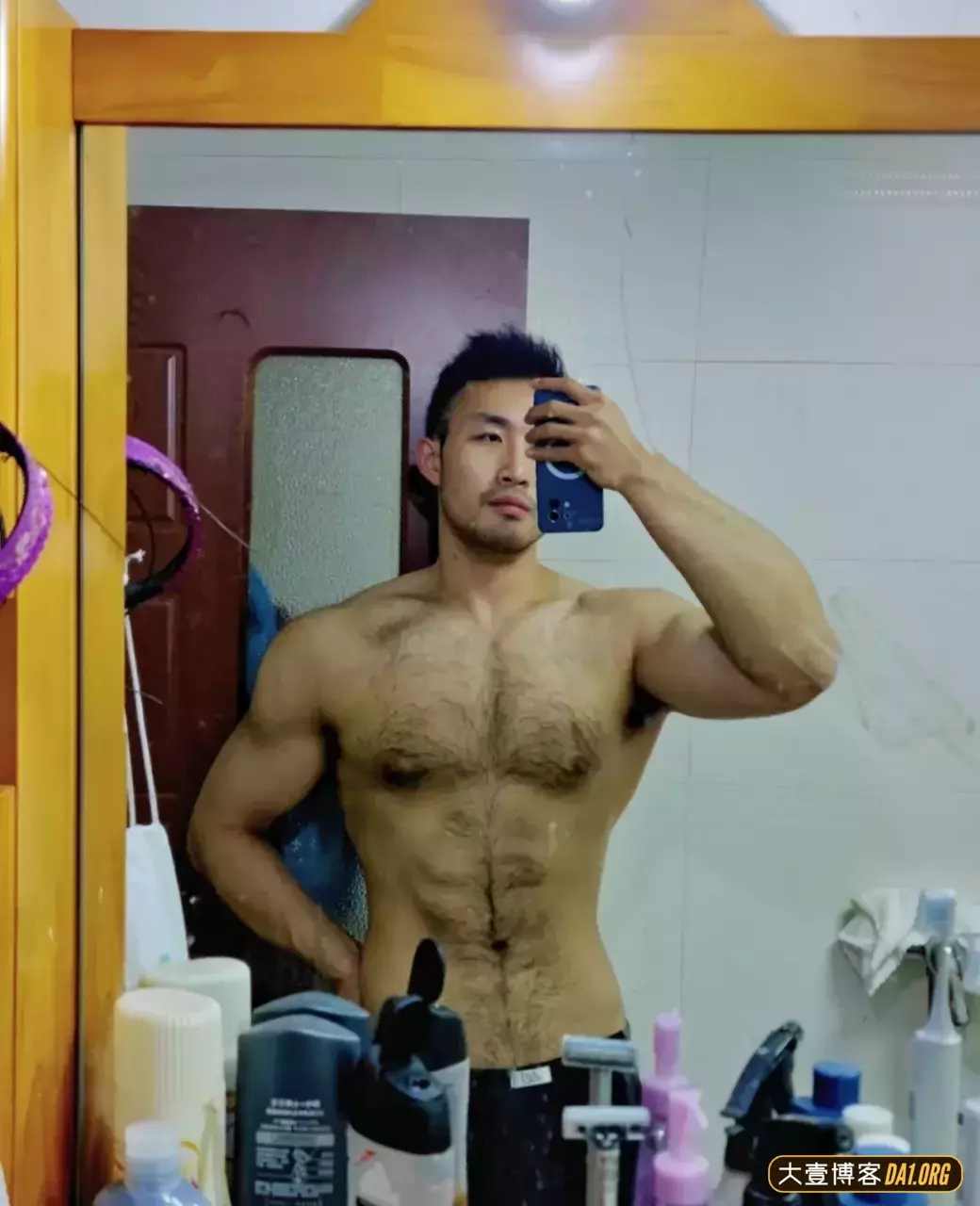 你喜欢体毛旺盛的帅哥们吗？