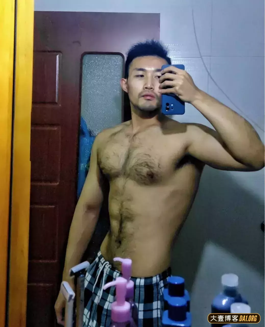 你喜欢体毛旺盛的帅哥们吗？
