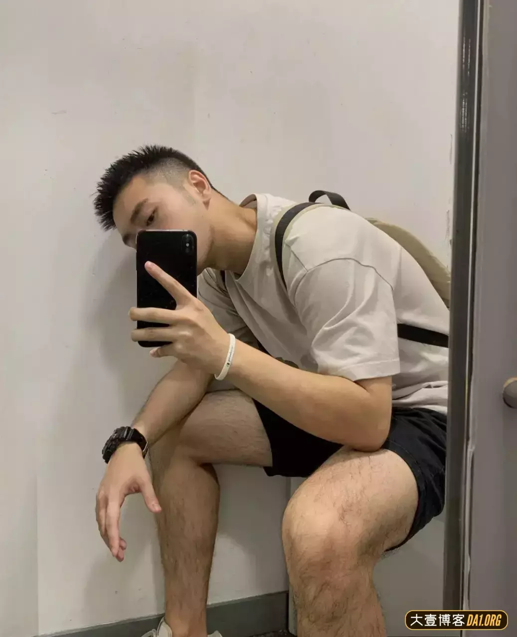 你喜欢体毛旺盛的帅哥们吗？