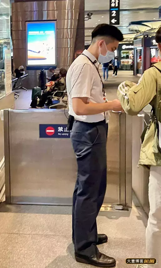 粉丝投稿：一组野生帅哥，发达的腿部肌肉很赞！