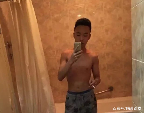 四川23岁运动小奶狗告诉你：什么叫脸跟身材有点不搭！