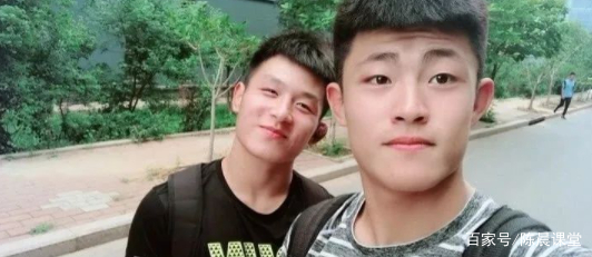 来自山东的摔跤体育生,线条明显,胸肌好看,个个都是身材好呀! 来自山东的摔跤体育生,线条明显,胸肌好看,个个都是身材好呀!