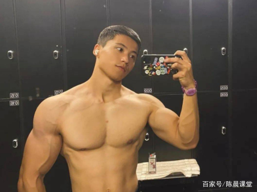 比体育老师还健壮的语文老师你见过吗？