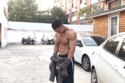 河北猛男脱衣秀肌肉，让你见识下什么叫北方爷们儿！-大壹博客