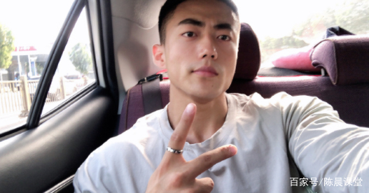河北猛男脱衣秀肌肉，让你见识下什么叫北方爷们儿！