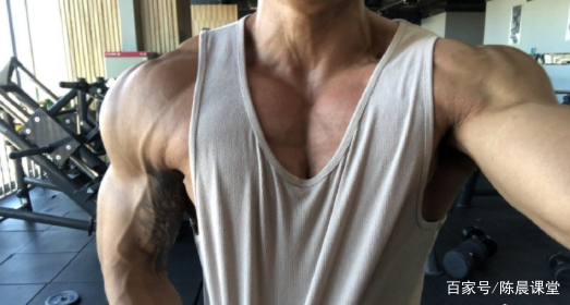 河北猛男脱衣秀肌肉，让你见识下什么叫北方爷们儿！