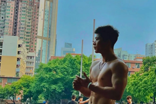 广州体育学院的山东汉子，抓住了流量密码，每天各种炫腹肌-大壹博客