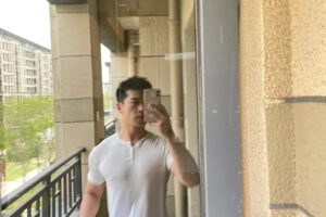 来自郑州的肌肉室内设计师，量房也忍不住秀下翘臀胸肌-大壹博客