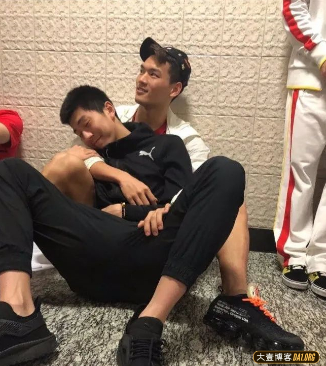 安利一位奥运会游泳队肌肉帅哥—闫子贝，我不允许你们还不认识他