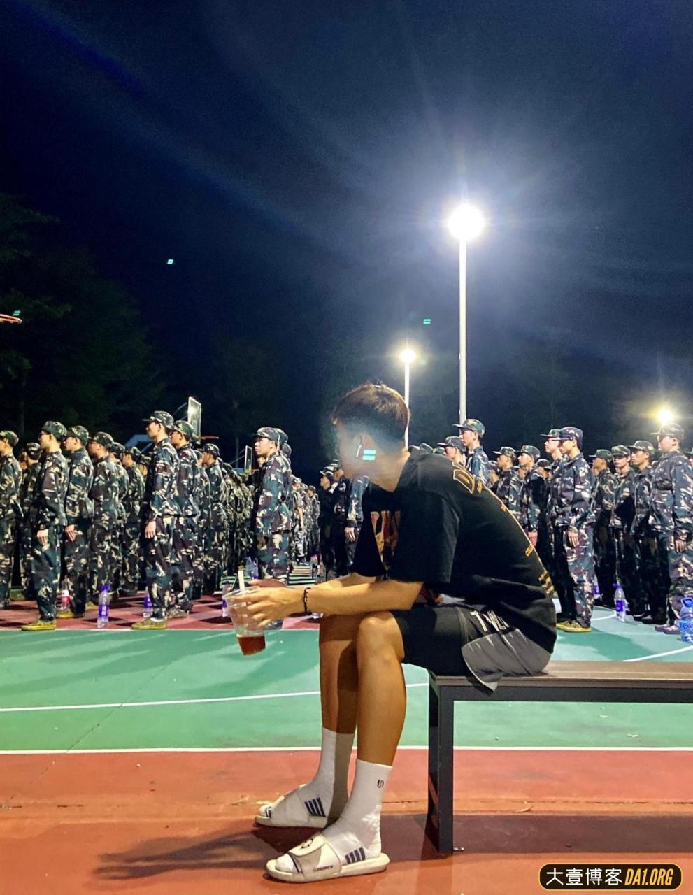 身高194CM的广州华商篮球体育生，这颜值身材你们可以吗？