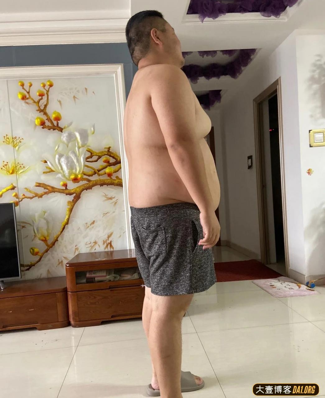 奶爸为爱决心减肥：两年狂甩120斤，大肚腩变成八块腹肌！
