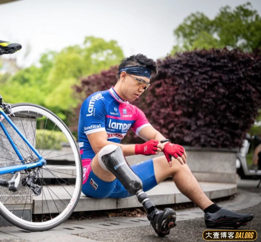 成都小伙截肢后的五年,越挫越勇,励志健身变型男,终抱得美人归 成都小伙截肢后的五年,越挫越勇,励志健身变型男,终抱得美人归