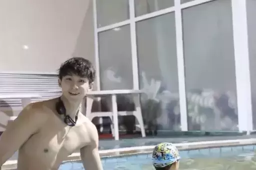 粉丝投稿：儿子的游泳教练好帅呀！-大壹博客