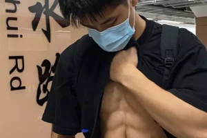 00后小帅哥请求做你的男朋友！-大壹博客
