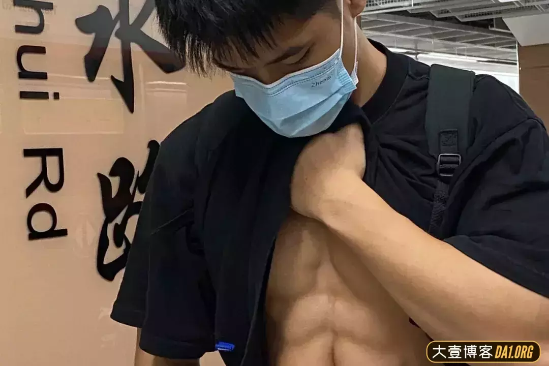 00后小帅哥请求做你的男朋友！-大壹博客