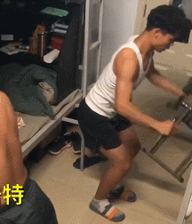 有这样的室友，你几点回寝室？