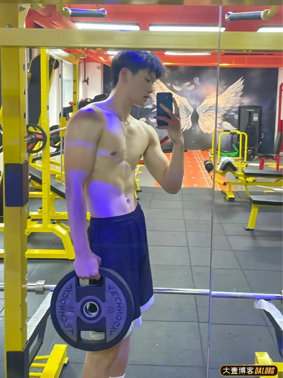有这样的室友，你几点回寝室？