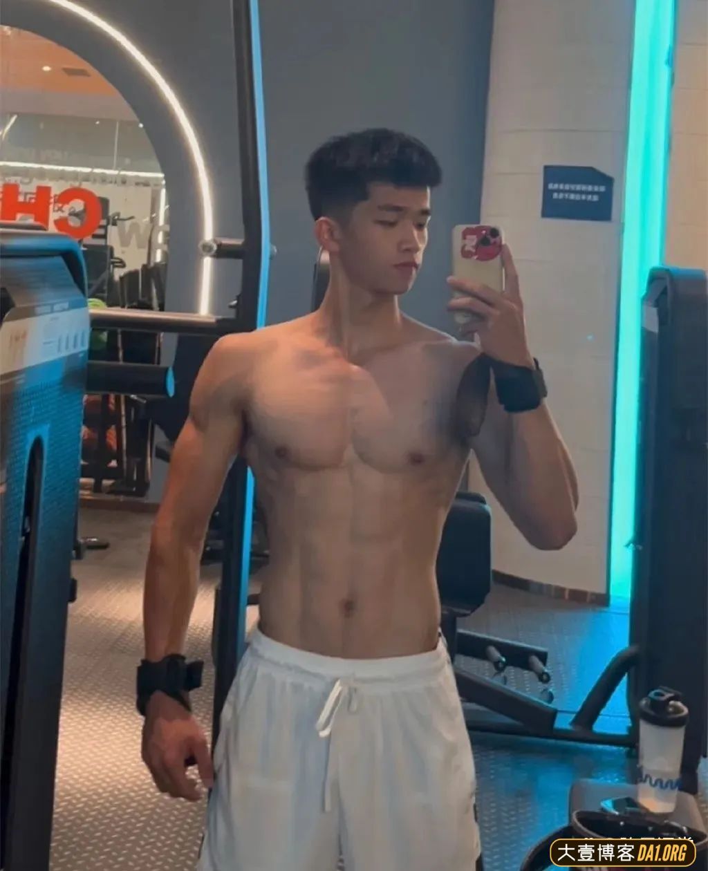 有这样的室友，你几点回寝室？