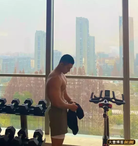 有这样的室友，你几点回寝室？